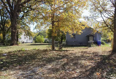 1208 Pine St, Kewanee, IL 61443 photo 5