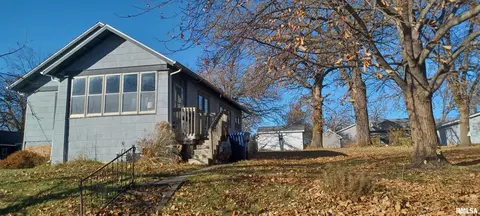 1208 Pine St, Kewanee, IL 61443