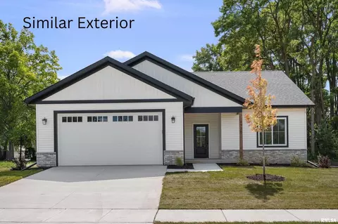 4718 Willow Cir, Davenport, IA 52806