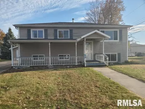 1700 Robin Ct, Galesburg, IL 61401