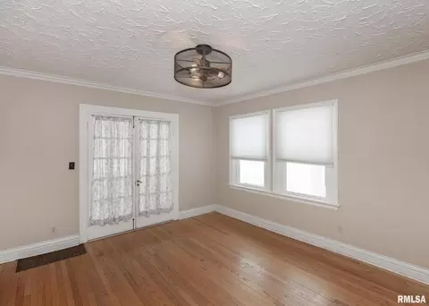 Living - 2416 12th St, Moline, IL 61265 photo 8 of 8