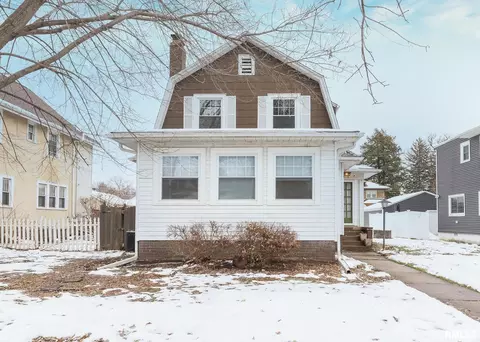 2416 12th St, Moline, IL 61265
