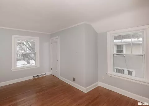 Bedroom - 2416 12th St, Moline, IL 61265 photo 2 of 10