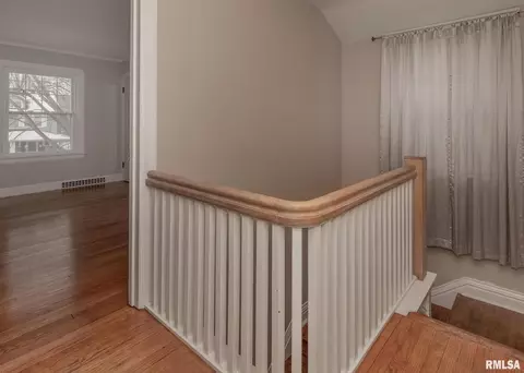 Entry Way - 2416 12th St, Moline, IL 61265 photo 4 of 4
