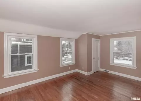 Bedroom - 2416 12th St, Moline, IL 61265 photo 7 of 10