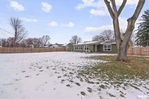 Exterior - 301 N Washington St, Atkinson, IL 61235 photo 4 of 7