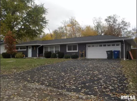 6145 Fair Ave, Davenport, IA 52806