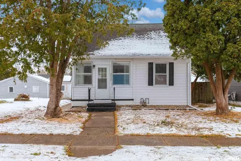 2639 Whitewood Ave, Davenport, IA 52802