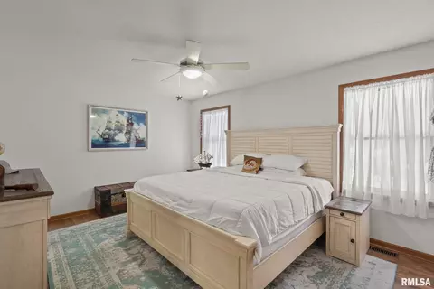 Bedroom - 973 17th Ave, Silvis, IL 61282 photo 1 of 6