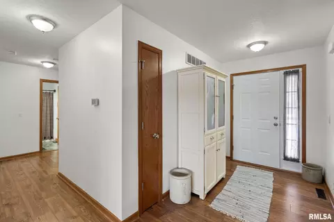 Entry Way - 973 17th Ave, Silvis, IL 61282 photo 1 of 2