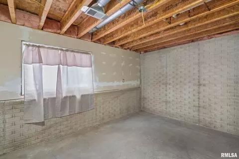 Other - 973 17th Ave, Silvis, IL 61282 photo 8 of 12
