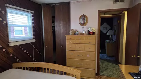 Bedroom - 447 7th St Ct E Ct E, Milan, IL 61264 photo 4 of 4