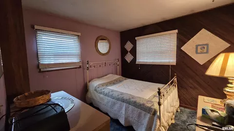Bedroom - 447 7th St Ct E Ct E, Milan, IL 61264 photo 1 of 4