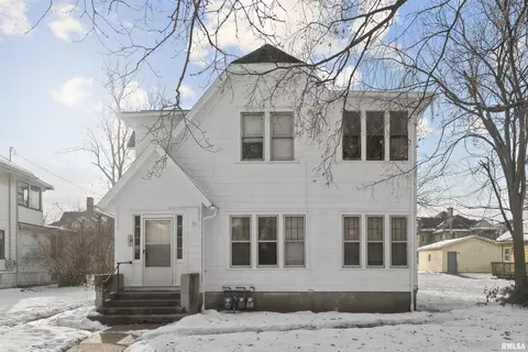 431 6th Ave S, Clinton, IA 52732