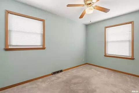Bedroom - 1508 32nd St, Moline, IL 61265 photo 2 of 6