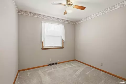 Bedroom - 1508 32nd St, Moline, IL 61265 photo 1 of 6