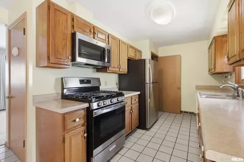 Kitchen - 1508 32nd St, Moline, IL 61265 photo 3 of 3