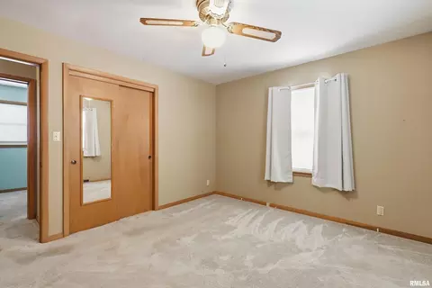 Bedroom - 1508 32nd St, Moline, IL 61265 photo 5 of 6