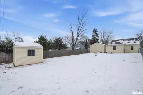 Exterior - 1015 7th St, Colona, IL 61241 photo 3 of 3