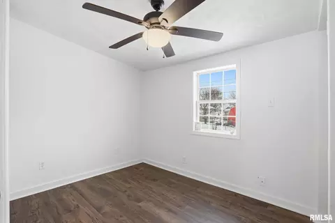 Bedroom - 1015 7th St, Colona, IL 61241 photo 1 of 2