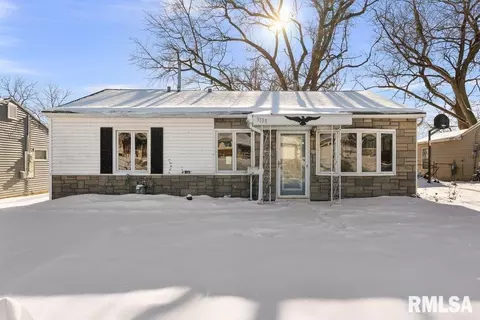 3139 W 1st St, Davenport, IA 52804