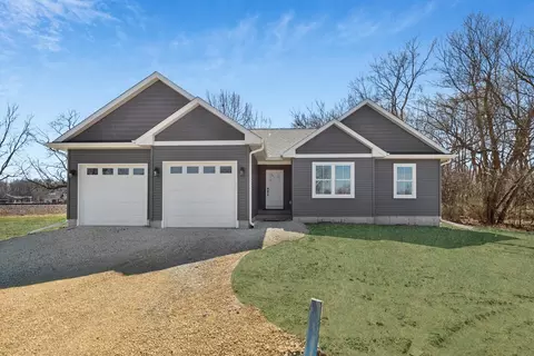 1531 Tyler Ct, Camanche, IA 52730