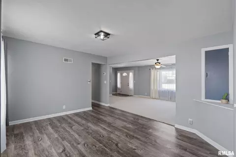 622 53rd St, Moline, IL 61265 photo 8