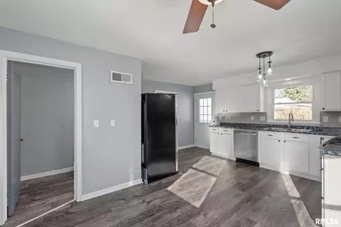 622 53rd St, Moline, IL 61265 photo 17