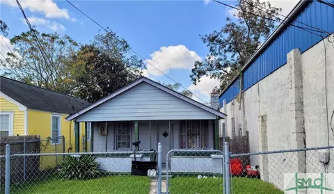 17 E Lathrop Ave, Savannah, GA 31415