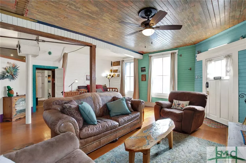 Living - 1321 Jefferson St, Savannah, GA 31401 photo 1 of 4