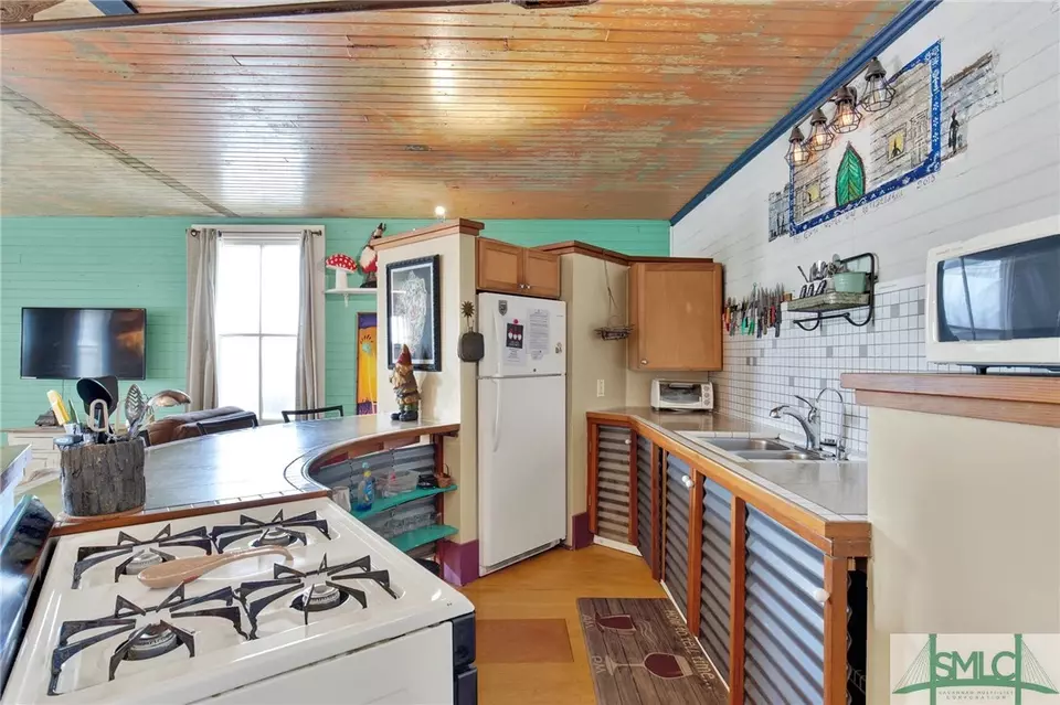 Kitchen - 1321 Jefferson St, Savannah, GA 31401 photo 2 of 6