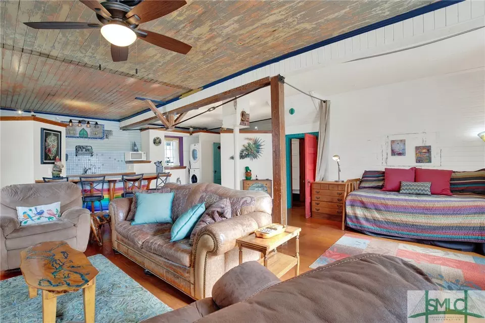 Living - 1321 Jefferson St, Savannah, GA 31401 photo 3 of 4