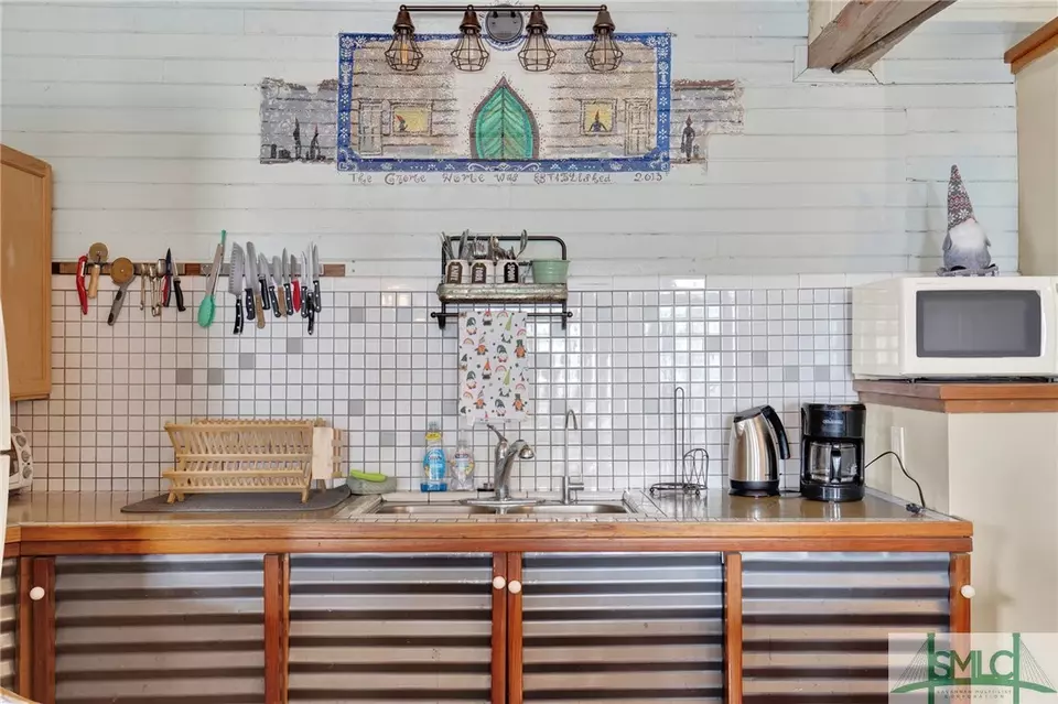 Kitchen - 1321 Jefferson St, Savannah, GA 31401 photo 4 of 6