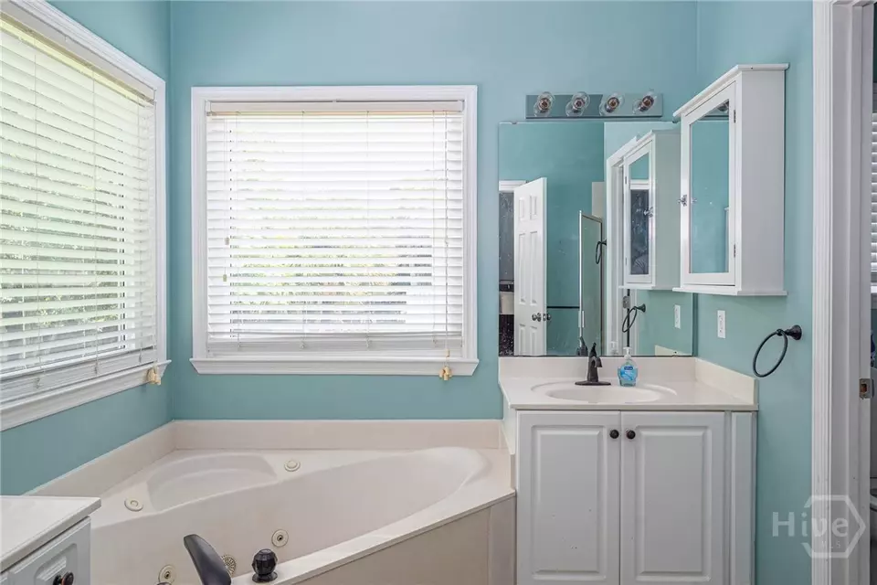 Bath - 5 Settlers Pt, Savannah, GA 31406 photo 3 of 4