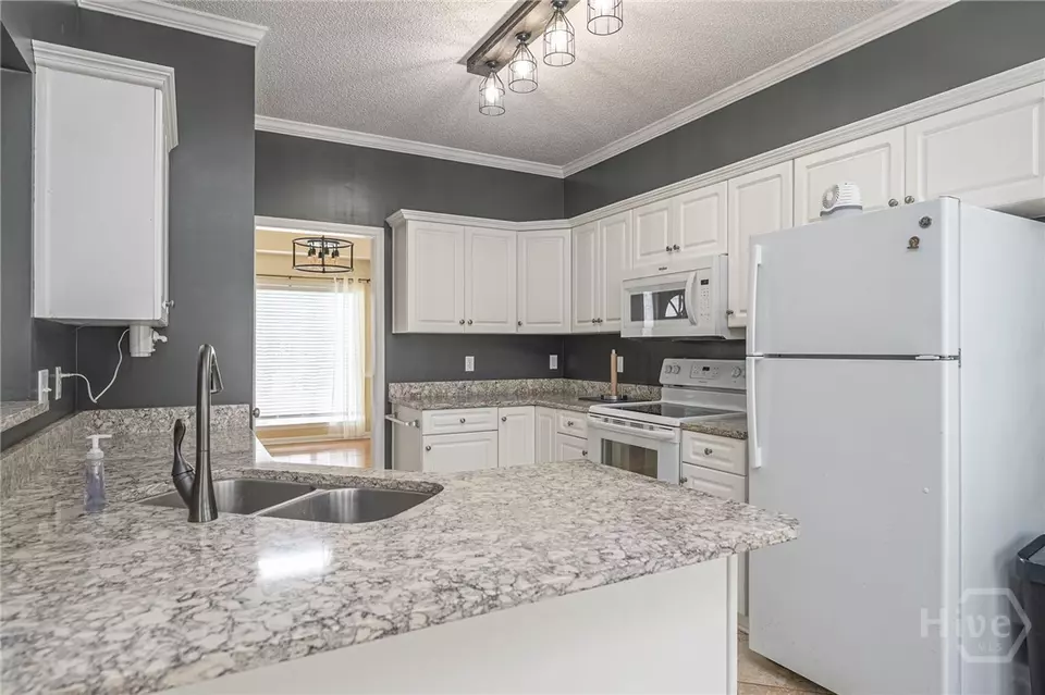 Kitchen - 5 Settlers Pt, Savannah, GA 31406 photo 1 of 2