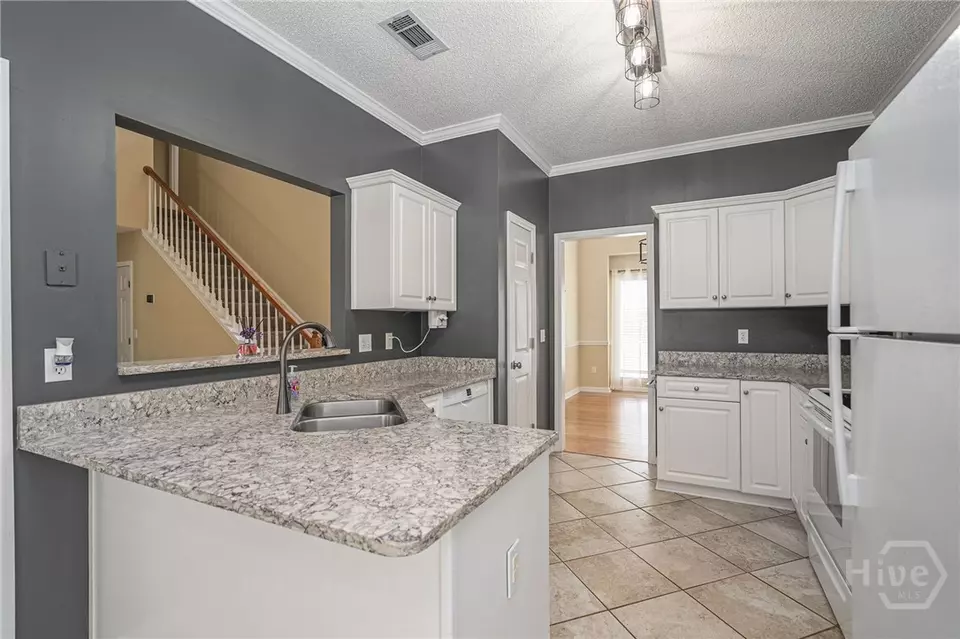 Kitchen - 5 Settlers Pt, Savannah, GA 31406 photo 2 of 2