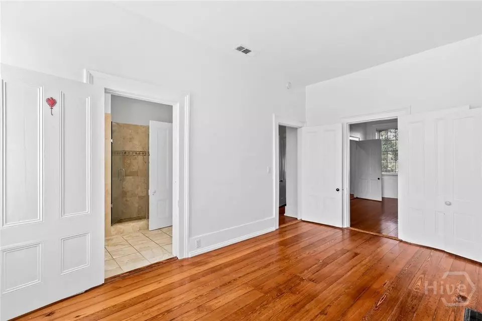 Bedroom - 117 W Gaston St, Savannah, GA 31401 photo 2 of 6