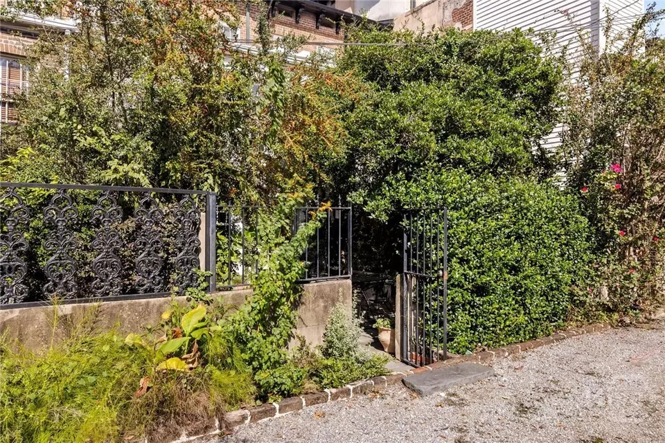 Exterior - 117 W Gaston St, Savannah, GA 31401 photo 6 of 6