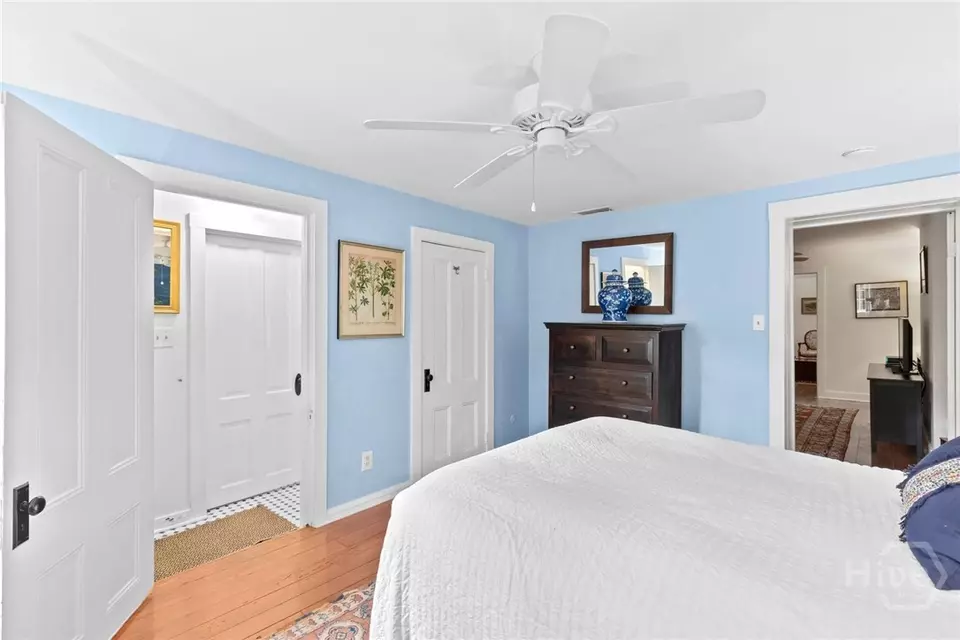 Bedroom - 117 W Gaston St, Savannah, GA 31401 photo 6 of 6