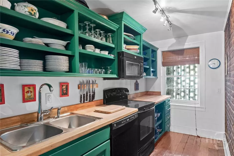 Kitchen - 117 W Gaston St, Savannah, GA 31401 photo 4 of 4