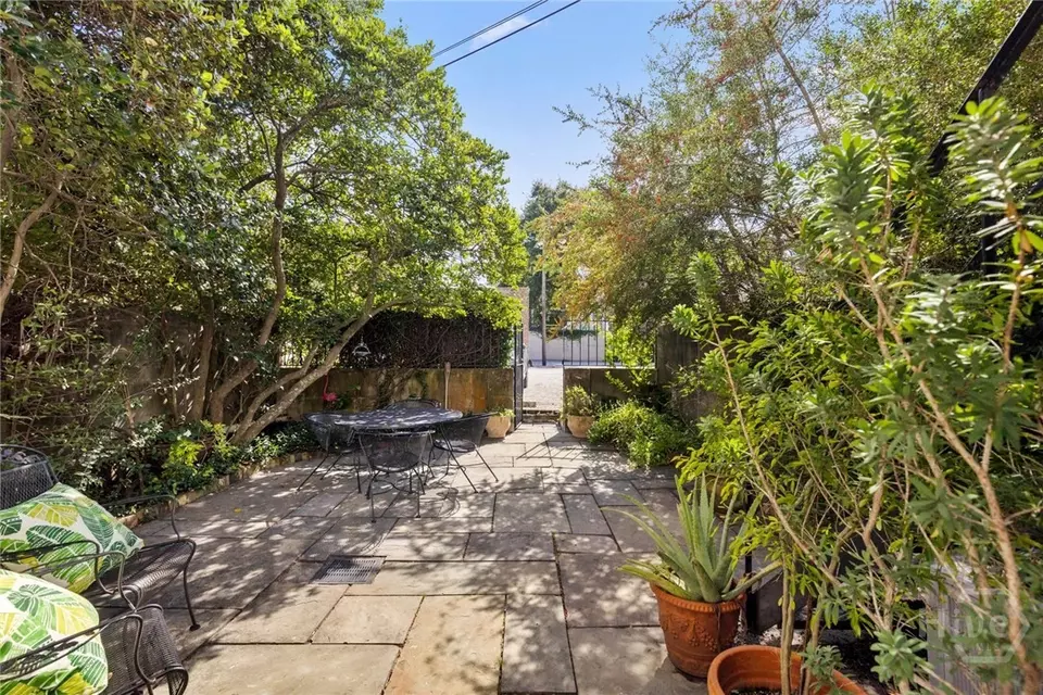 Exterior - 117 W Gaston St, Savannah, GA 31401 photo 5 of 6