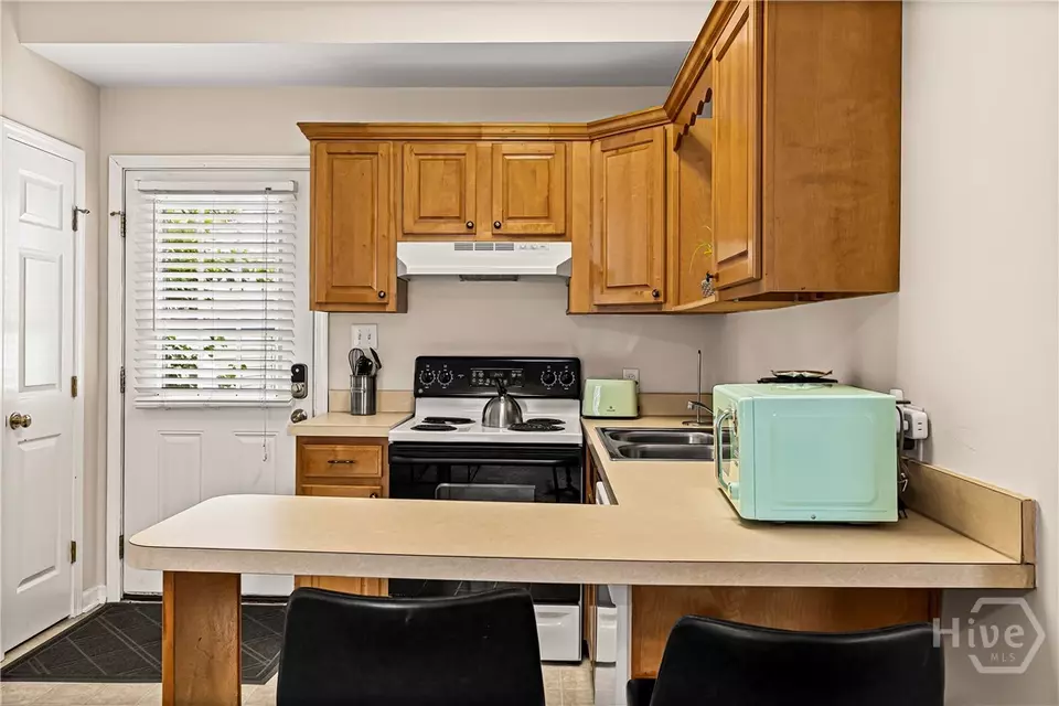 Kitchen - 409 E Park Ave, Savannah, GA 31401 photo 3 of 3