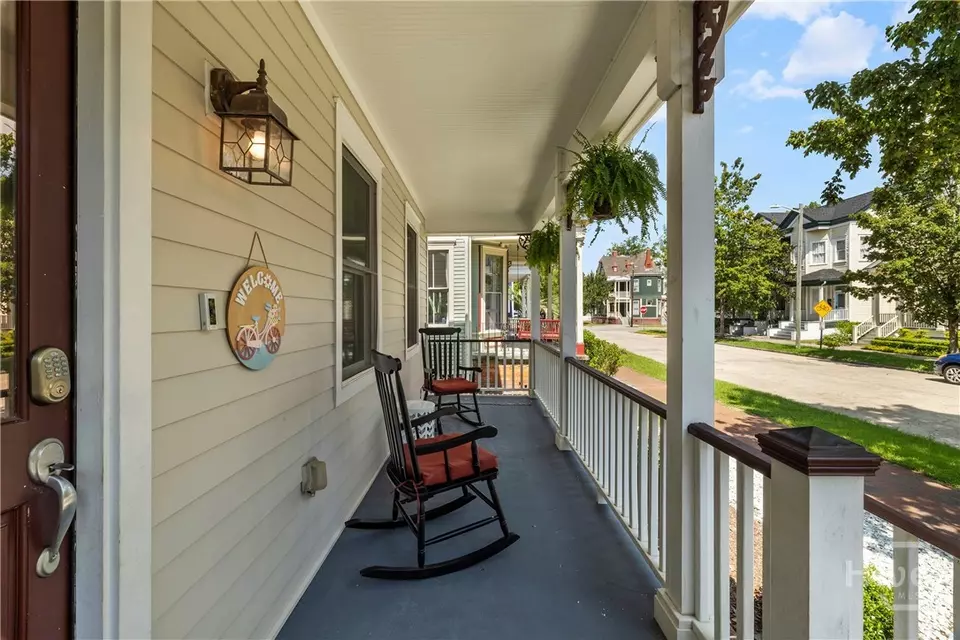 Exterior - 409 E Park Ave, Savannah, GA 31401 photo 2 of 9