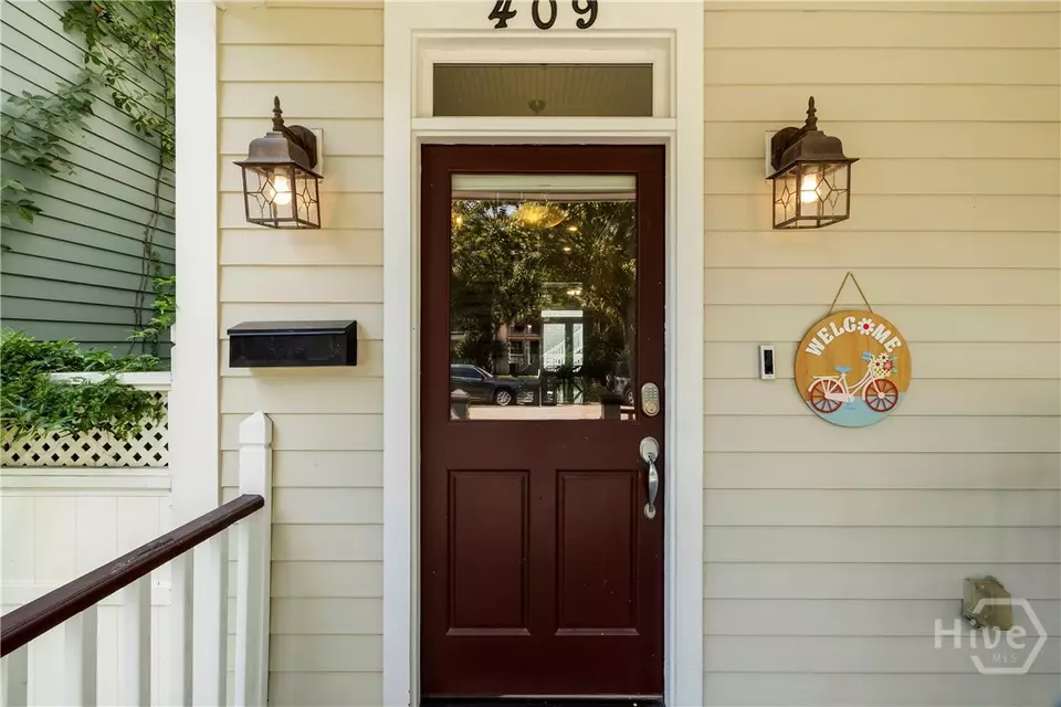 Entry Way - 409 E Park Ave, Savannah, GA 31401 photo 1 of 4