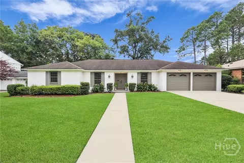 25 E 56th St, Savannah, GA 31405