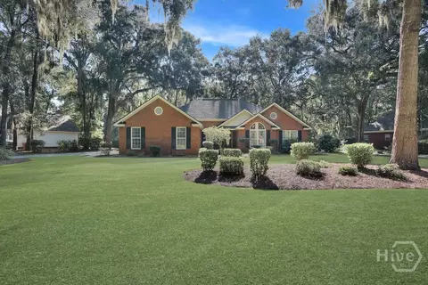 360 Laurenburg Dr, Richmond Hill, GA 31324