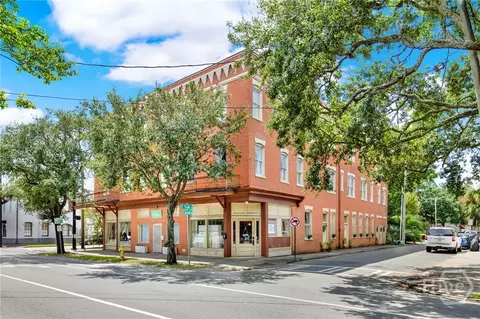 125 E Broad St #2D, Savannah, GA 31401