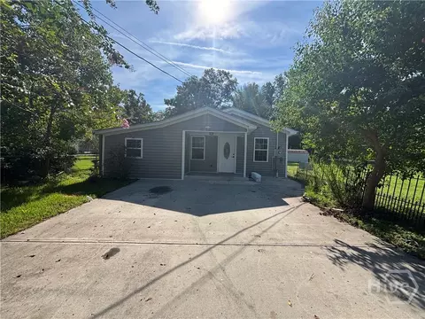 12 Poplar St, Bloomingdale, GA 31302
