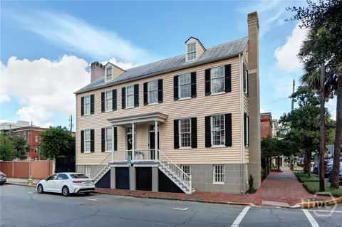326 E Bryan St, Savannah, GA 31401
