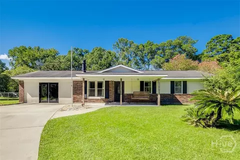 70 Dove Ct, Richmond Hill, GA 31324